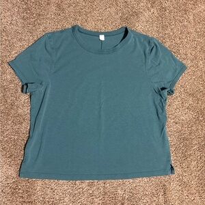 Lululemon cropped t-shirt